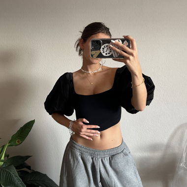 Schwarzes Top