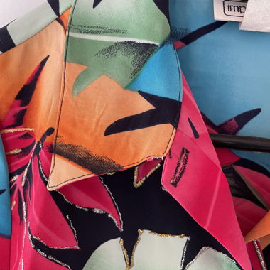 Colorful Hawaiian blouse with leaf print