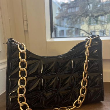 Mini schwarze Achseltasche Wellenförmige Halbmond