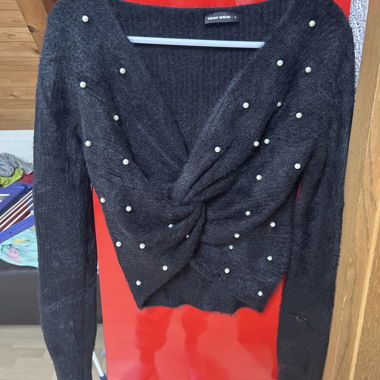 Black TALLY WEiJL sweater with beads