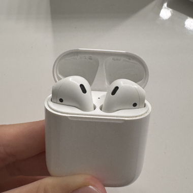 Apple AirPods avec étui de charge