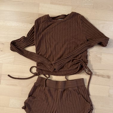 Two-Piece Set – Lounge/Shorty in Brown