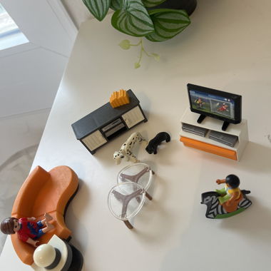 Set di miniature: figurine e mobili
