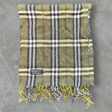 green burberry scarf 