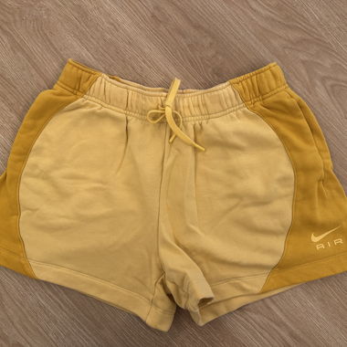 Nike Air Shorts - Senfgelb
