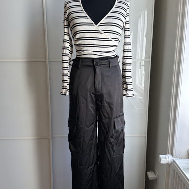 Satinierte cargohose