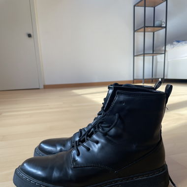 Schwarze Boots