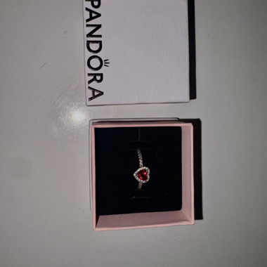 Anello Pandora cuore rosso (mai indossato)