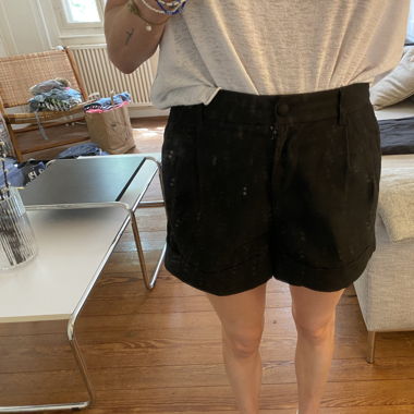 schicke, schwarze Shorts