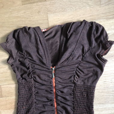 gilet marrone con cappuccio