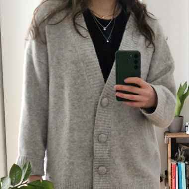 Grauer Oversized Cardigan
