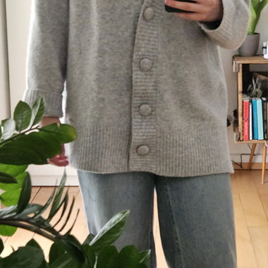 Grauer Oversized Cardigan