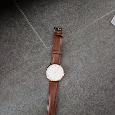 Armbanduhr