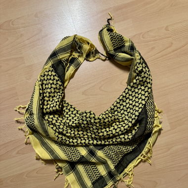 Écharpe jaune