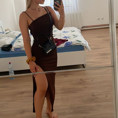 Rückenfreies Kleid
