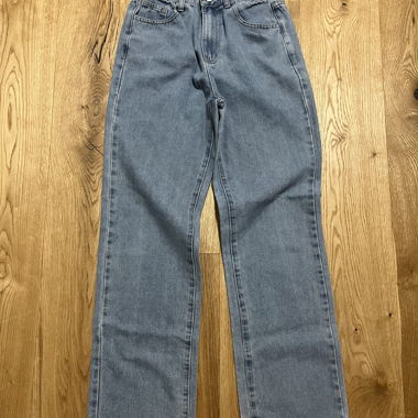 blaue Jeanshose