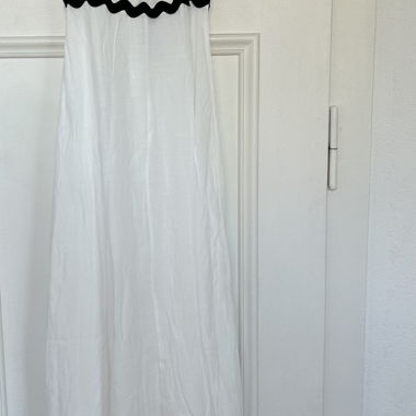 Weisses Princess-Polly-Kleid