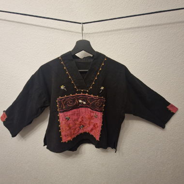 Vintage Hangemachtes Leinenshirt mit Stickereien