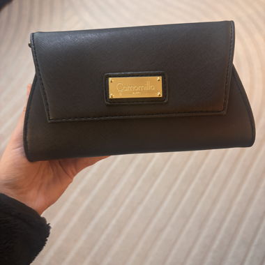 Camomilla Milano Black Clutch – Gold Chain