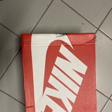 Paire de basket NIKE