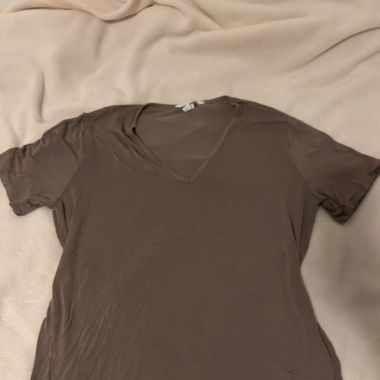 Beiges V-Cut Tshirt