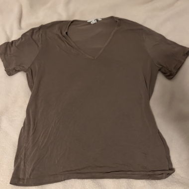 Beiges V-Cut Tshirt