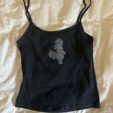 Chemise noire avec bébés