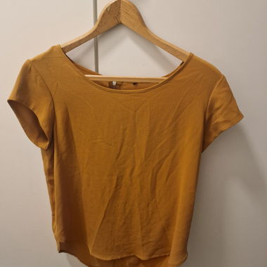 Top maniche corte color ocra