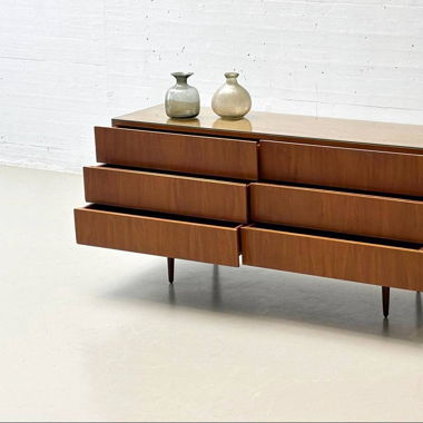 Buffet Mid-Century avec plateau en verre, années 1960