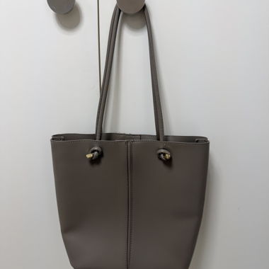 Zara Tasche in der Farbe Taupe