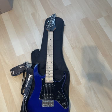 Ibanez Mikro Electric Guitar 3/4, top condition incl. bag