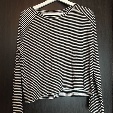 Weekday gestreiftes Langarmshirt