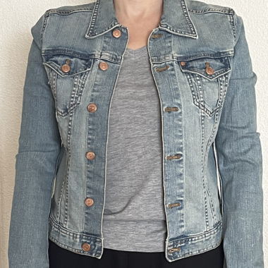 Giacca di jeans alla moda