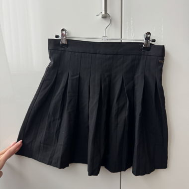 Schwarzer Faltenrock Pull&Bear Gr. M