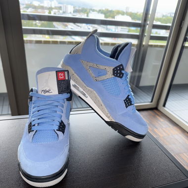 Jordan 4 Retro University Blue