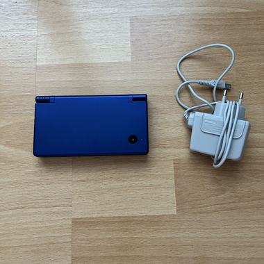 DSi avec chargeur et R4