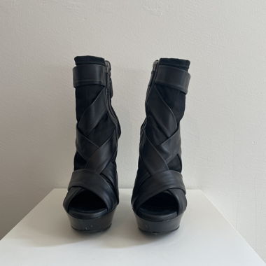 Burberry high hells in leather 