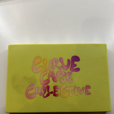 Curve Case Cream Blush Palette