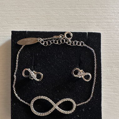 Bracelet et boucles d'oreilles