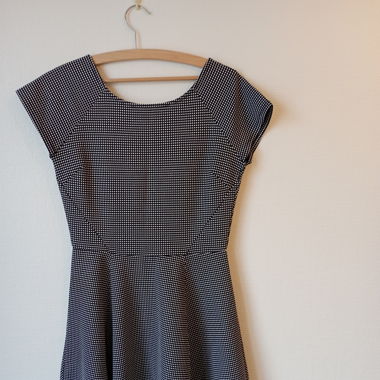Vestito nero e bianco