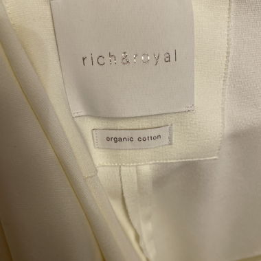 Rich and Royal Veston