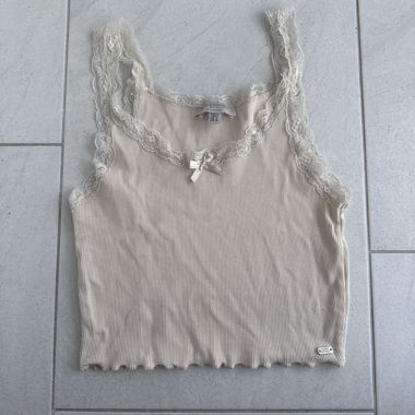 Débardeur beige rose en dentelle
