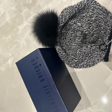 Moncler Mütze One Size Grau Echt Fell