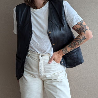 Gilet in pelle nera stile biker super cool