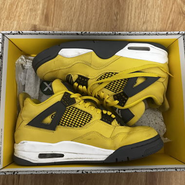 Jordan 4 Retro Lightning (2021)