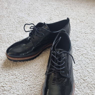 Neue schwarze Schuhe!