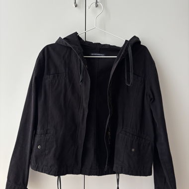 Brandy Melville schwarze Kapuzenjacke