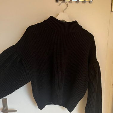 Black knitted Sweater 