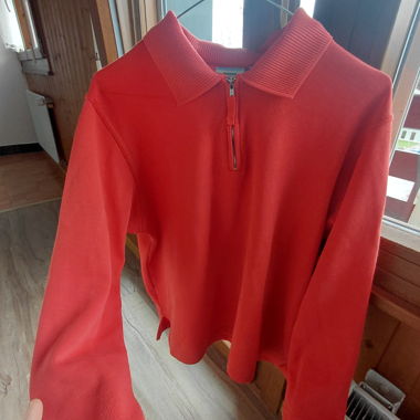 Pull rouge zippé col polo