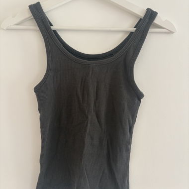 Gepunkteter (Ripp-)Tanktop Grau